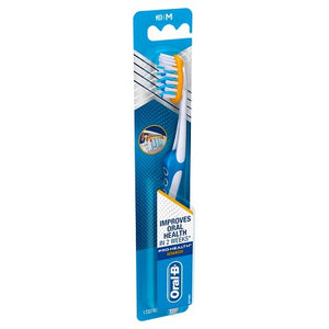 Oral-B Pro-Health Advanced toothbrush (soft)